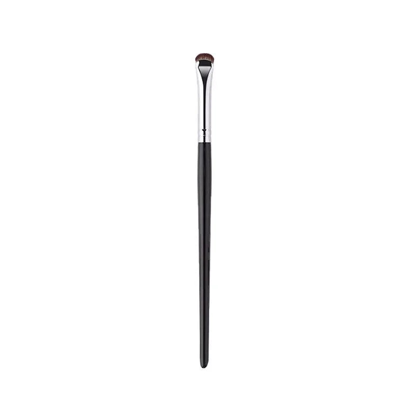 VELORA Precision Curved Eyeliner Brush – Easy Wing & Detail Makeup Tool
