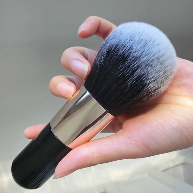 VELORA Precision Foundation & Blending Brush