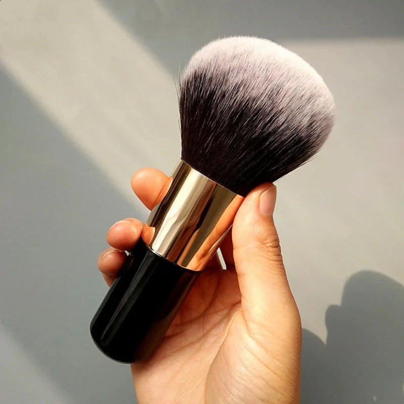 VELORA Precision Foundation & Blending Brush